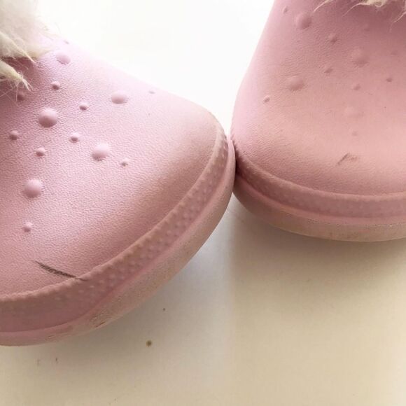 Crocs pink faux fur boots GUC size 8/9 - Picture 6 of 7